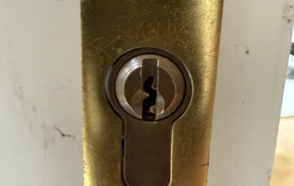 How to Fix a Broken Door Lock in Romsey